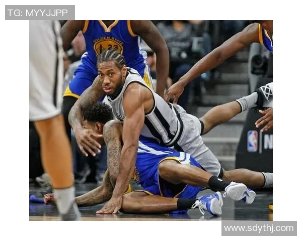 勇士与马刺激战正酣文字直播全程回顾精彩瞬间和战术分析